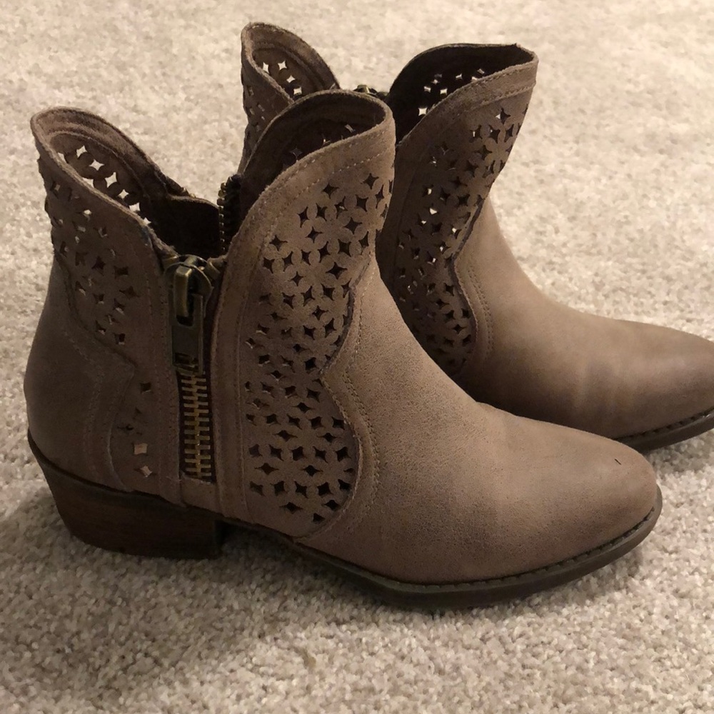 Ankle booties